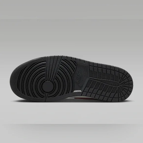 Air Jordan 1 Mid
Women's Shoes size 6.5 - Picture 2 of 3